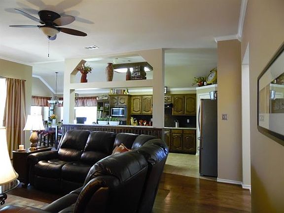 4th image of 205 Kings Ct