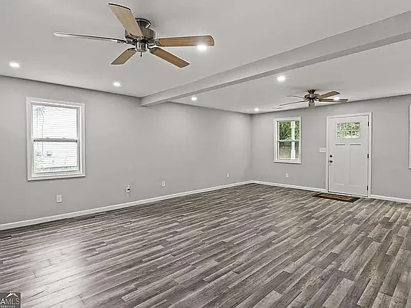 3 bed, 2.5 bath, 1940 sqft, $1,950 — Photo 4