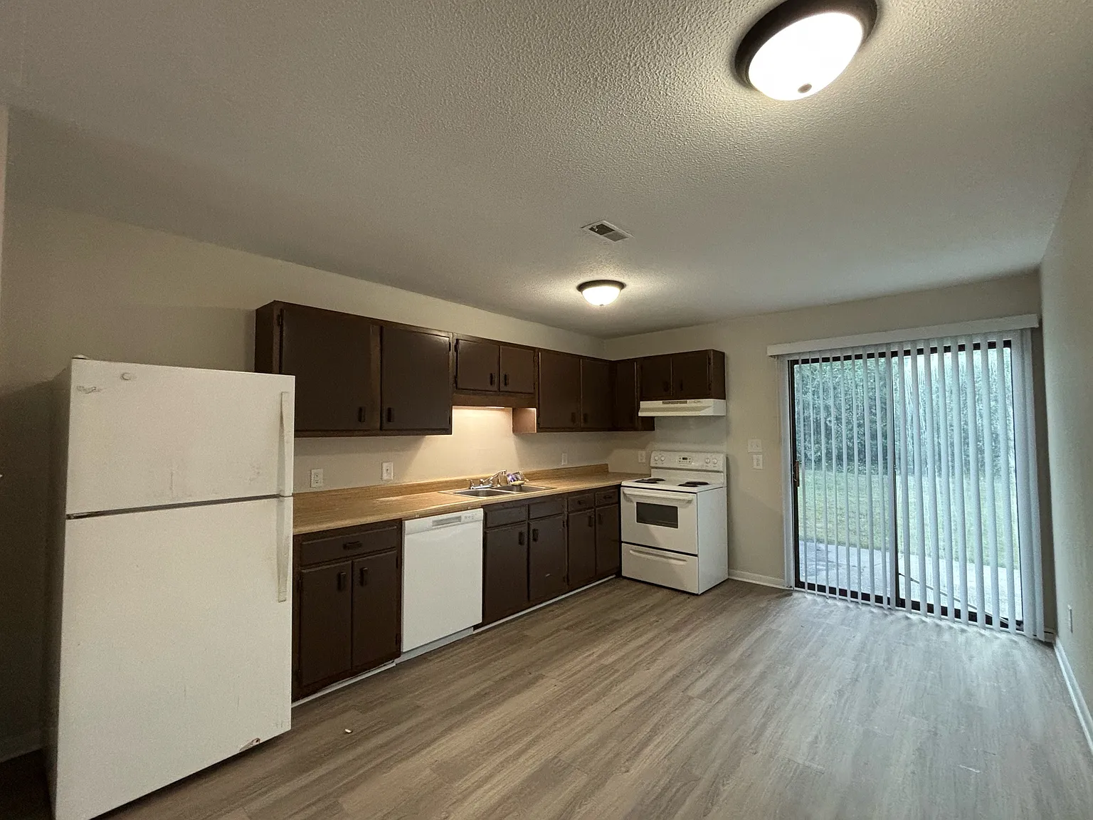1309- B Ireland Drive - B — Photo 4