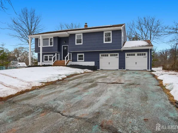 12 Thornton Ln, Piscataway, NJ 08854