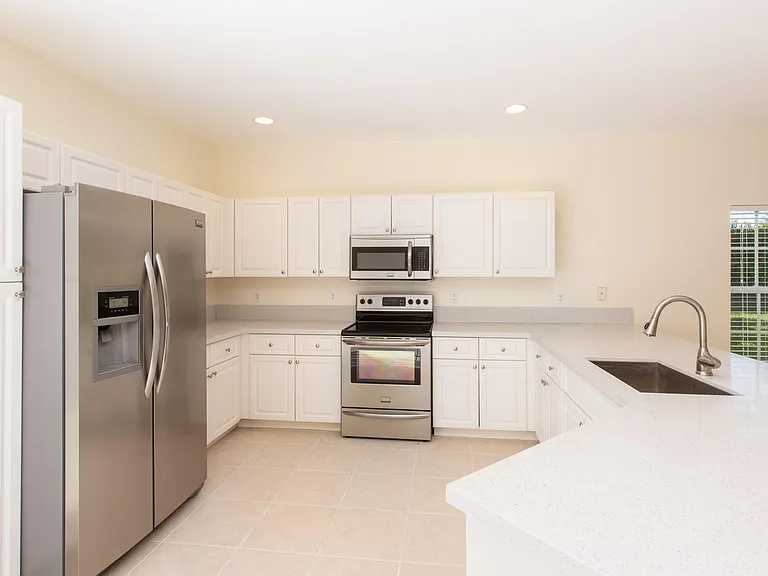 13513 Fountain View Blvd — Photo 7