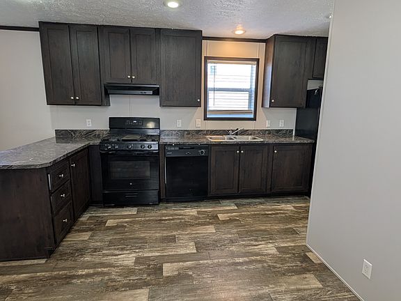 2nd image of 759 Acorn St