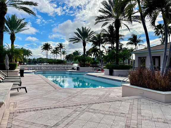 3rd image of 2727 Anzio Court #108
