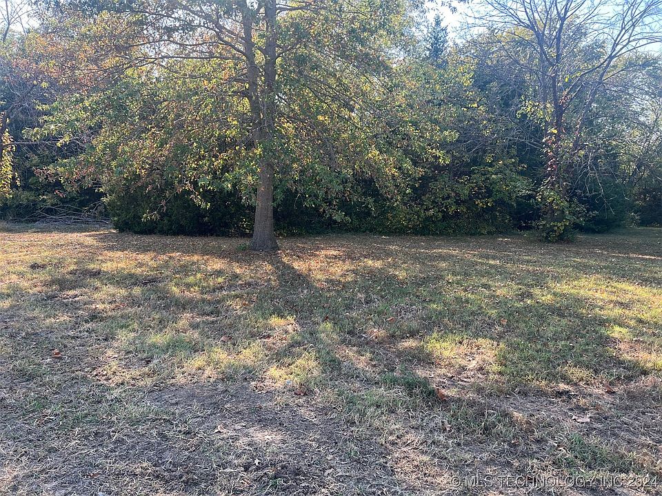 2nd image of N Elliott St