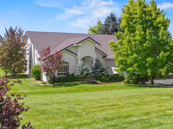 9456 Greenbriar Dr, Klamath Falls, OR 97603