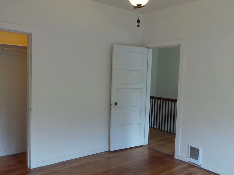 1630 SE Regatta Dr — Photo 2