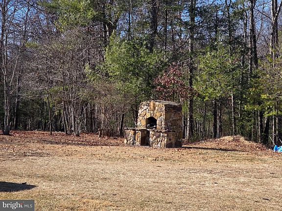 2nd image of 2034 Jerome Rd