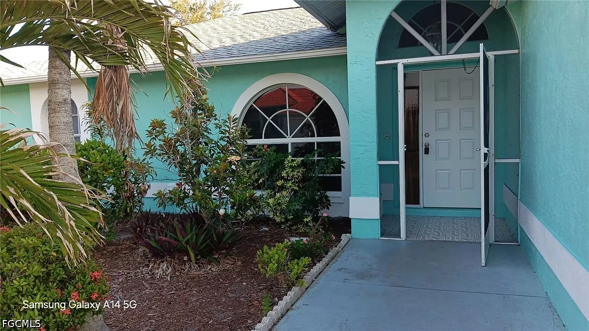 3 bed, 2.0 bath, 1578 sqft, $2,145 — Photo 3