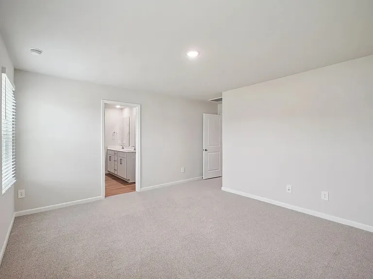 795 Red River Dr — Photo 9