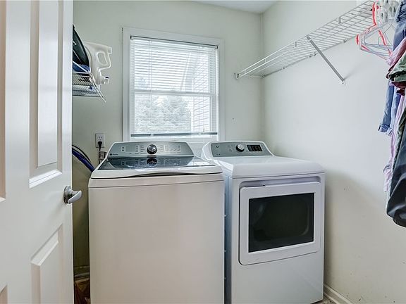 5th image of 900 Sagamore Way