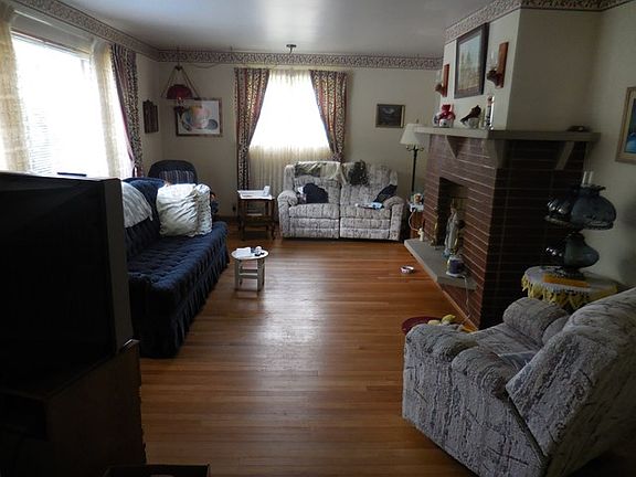 5th image of 359 Fairway Ave