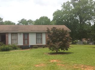 105 Maple Ct, Greenwood, SC 29646