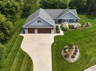 1412 Fairacre Ln SW, Willmar, MN 56201