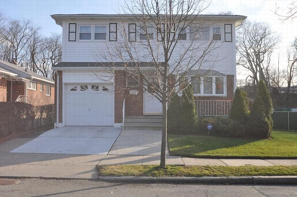 1st image of 118-225 Street