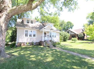 6121 Hickman Rd, Des Moines, IA 50322