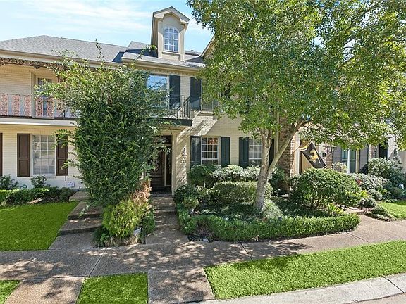 2nd image of 228 Rue Saint Peter