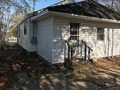 2nd image of 25614 Surry Ave