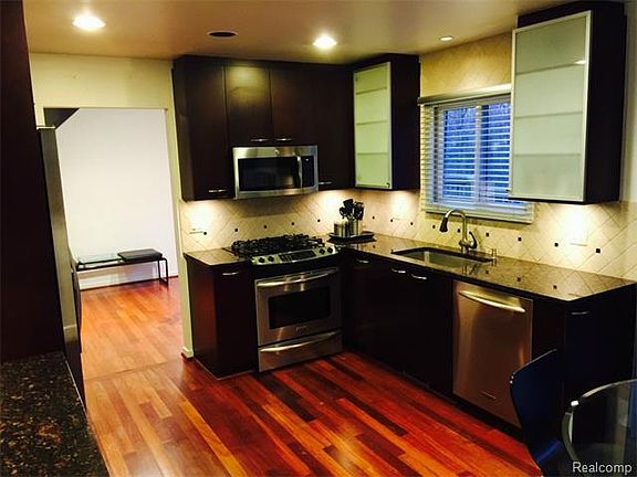 3rd image of 6368 Brookview Ln #1