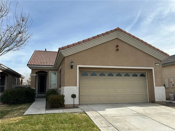 10273 Wascana Ln, Apple Valley, CA 92308