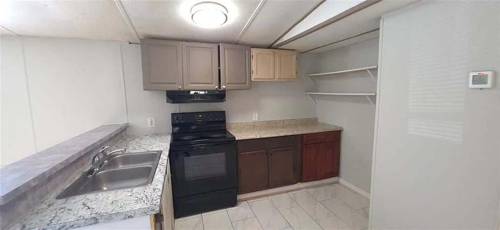 3 bed, 2.0 bath, $999 — Photo 3