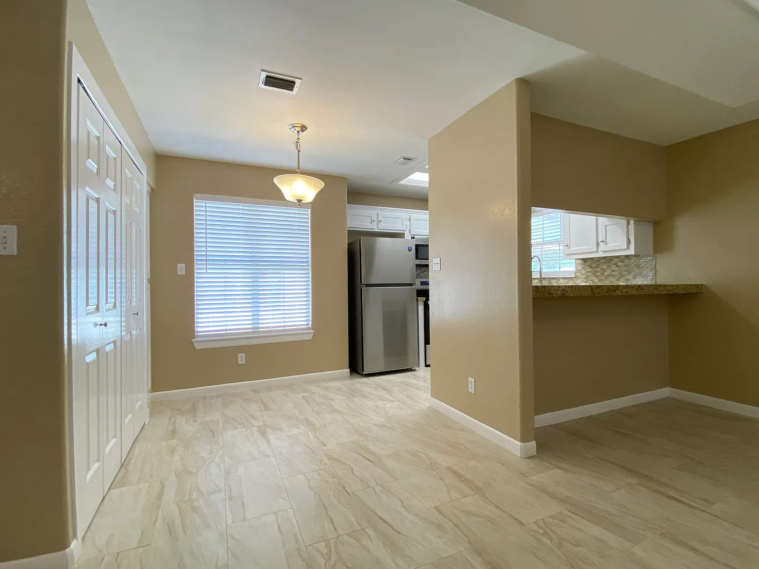 2 bed, 928 sqft, $975 — Photo 3