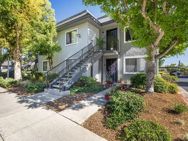 Riverwalk Landing Apartment Homes — Photo 20