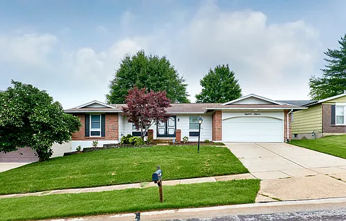 1815 Lakemont Ln Photo 1