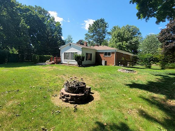 5th image of 33230 Tall Oaks Ct