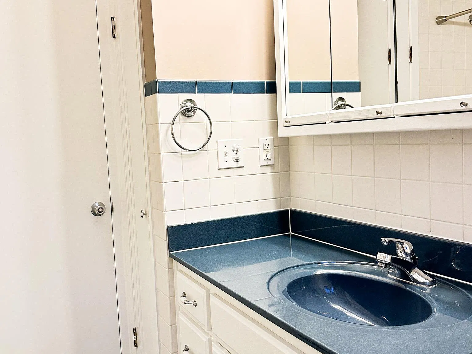 4 bed, 2054 sqft, $3,000 — Photo 4
