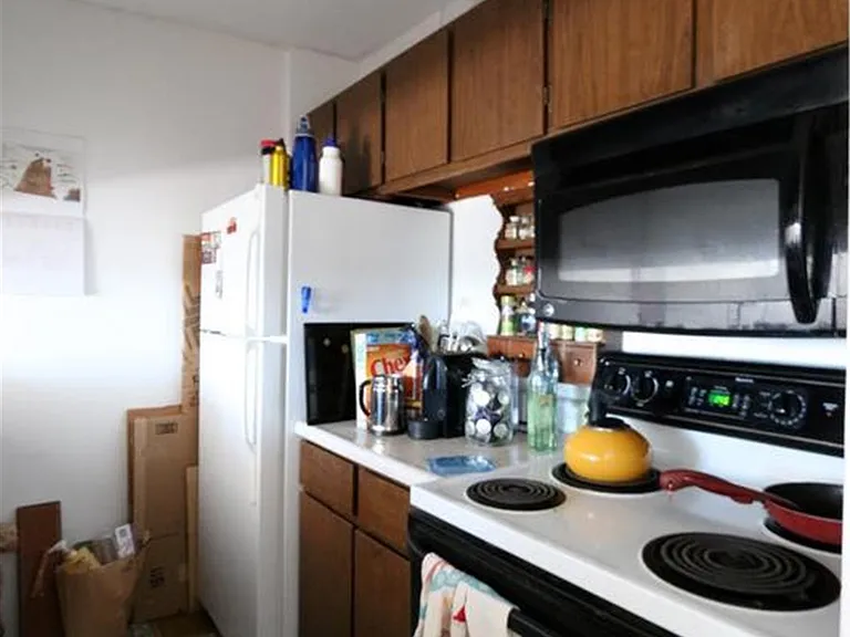 31 Belmont St #1 — Photo 3