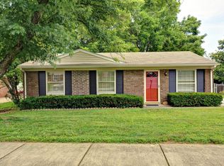 9816 Farnham Dr, Louisville, KY 40223