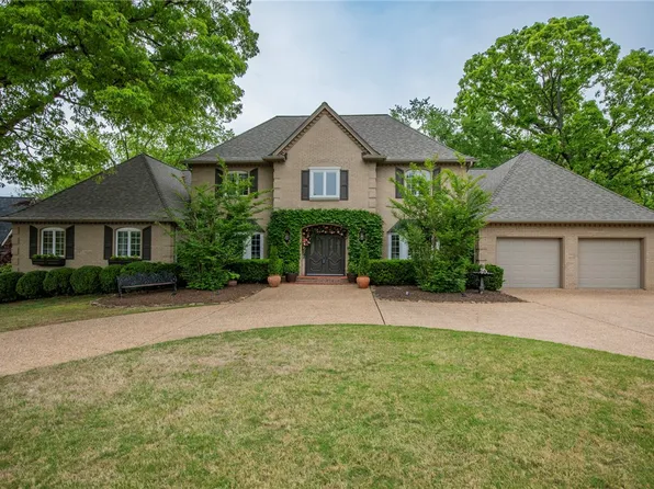 214 El Contento Dr, Bentonville, AR 72712