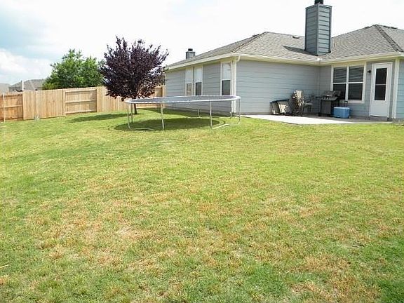 4th image of 2401 Abraham Lincoln Dr