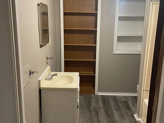 4th image of 1003 8th St #11119741
