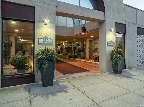 360 Shore Rd, Long Beach, NY
