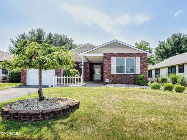 7 Suffolk Way, Marlboro, NJ 07746