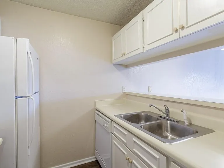 1602 Mill St #C — Photo 4