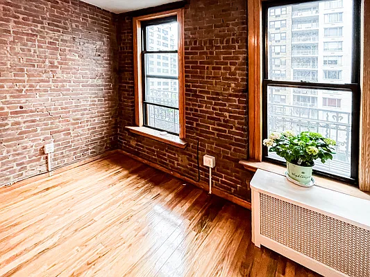 Rented by Array Property Group LLC  | media 17