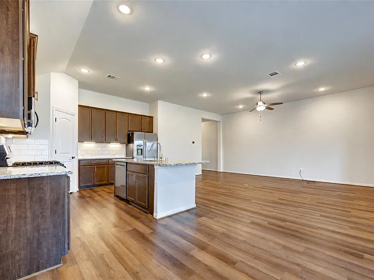 101 Sunray Creek Dr — Photo 17