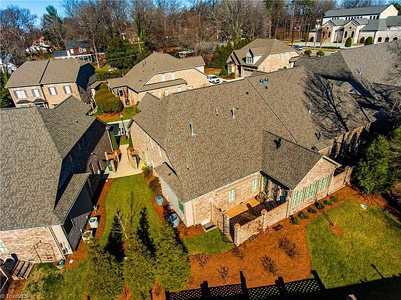 3rd image of 16 Blakeney Pl