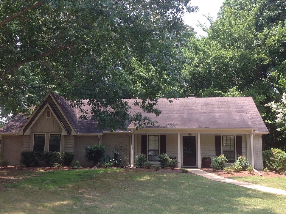 4/2 1 ac.+ lot in Woodlawn