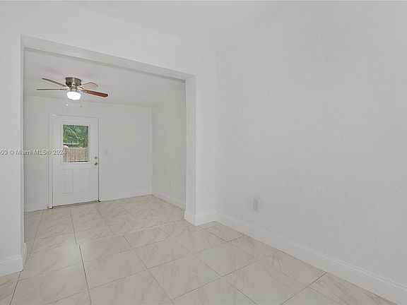 5th image of 421 NE 44th St