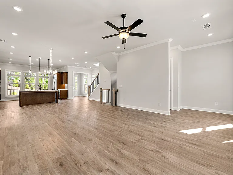 114 Stonehouse Dr — Photo 15