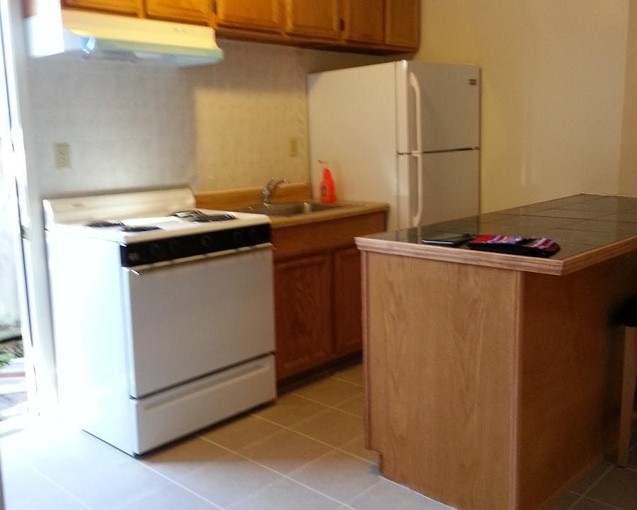 1st image of 820 Lakeknoll Dr #Cottage