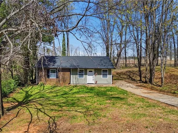 2835 Laguna Ave, Winston Salem, NC 27103