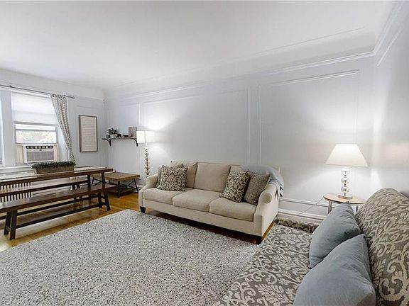 2nd image of 19 William St APT 1C