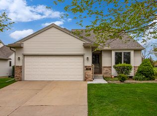 599 Sycamore Cir, Saline, MI 48176