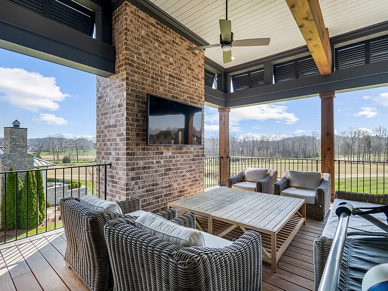 7212 Shagbark Ln — Photo 38