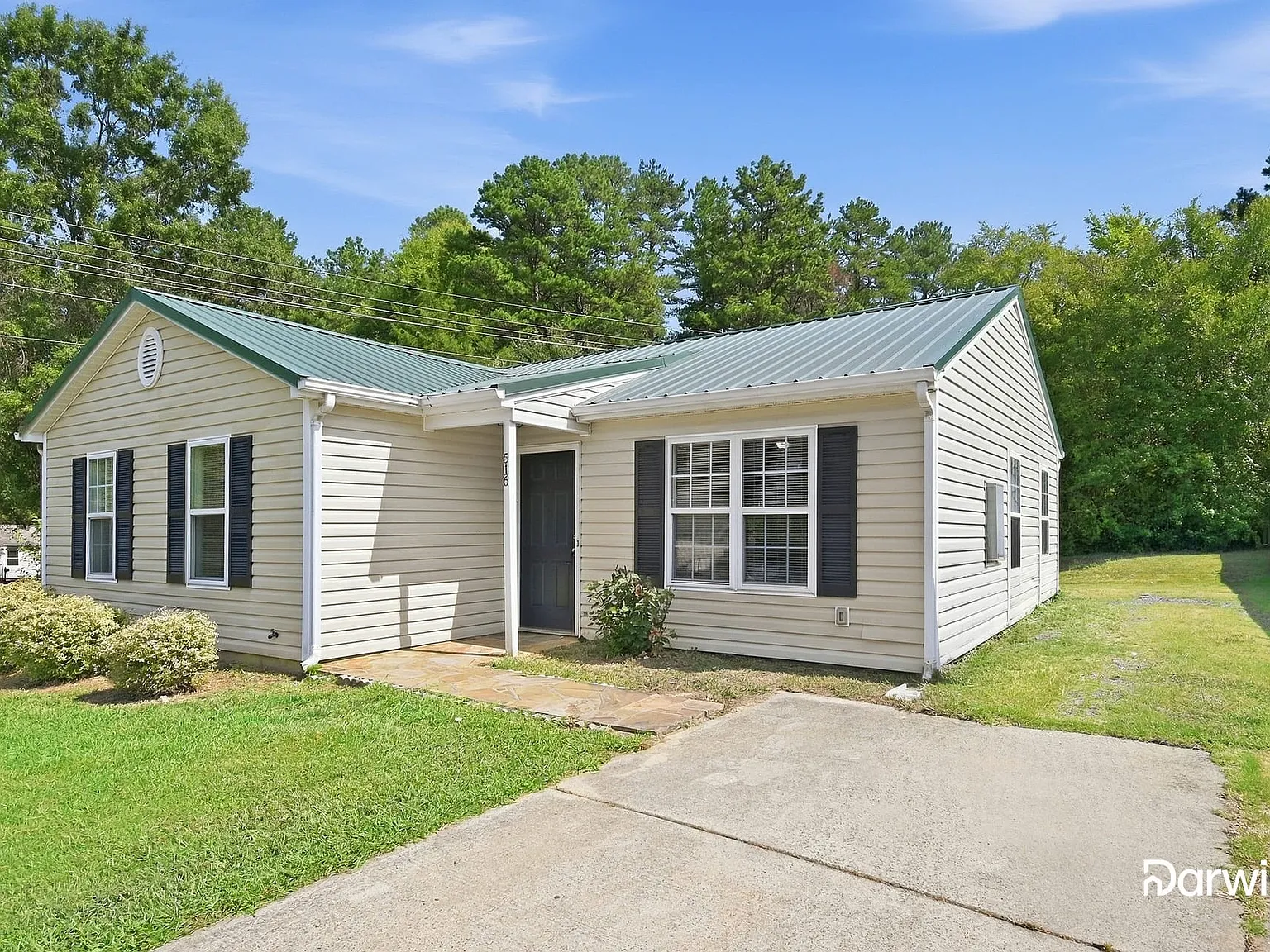 3 bed, 2.0 bath, 992 sqft, $1,880 — Photo 2