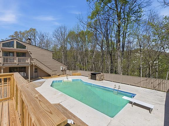 3rd image of 853 Caler Road